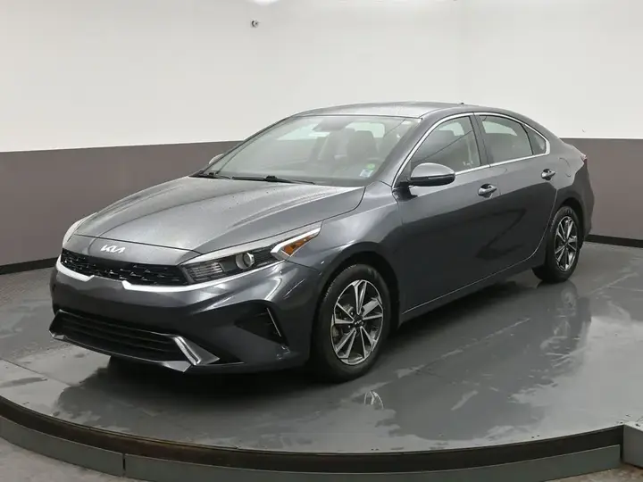Kia Forte 2023 photo 3