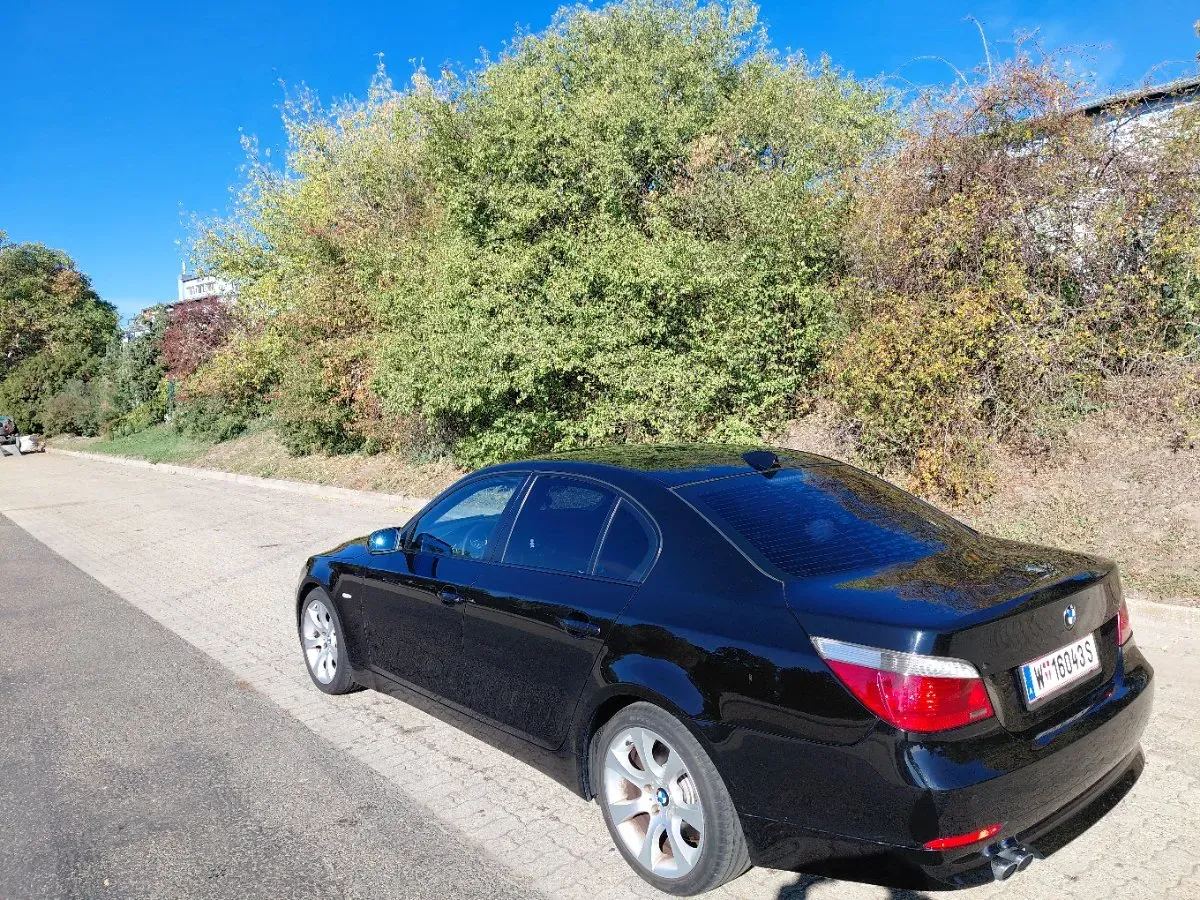 BMW 5 Series 2005 photo 2