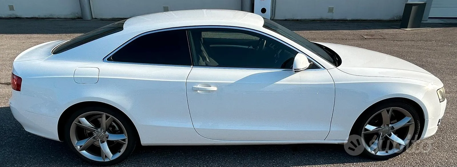 Audi A5 2009 photo 2