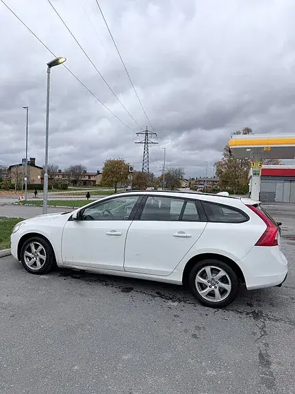 Volvo V60 2013 photo 2