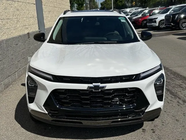 Chevrolet Trax 2026 photo 2