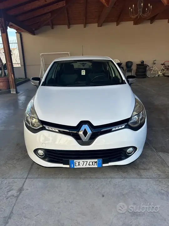 Renault Clio 2015 photo 2