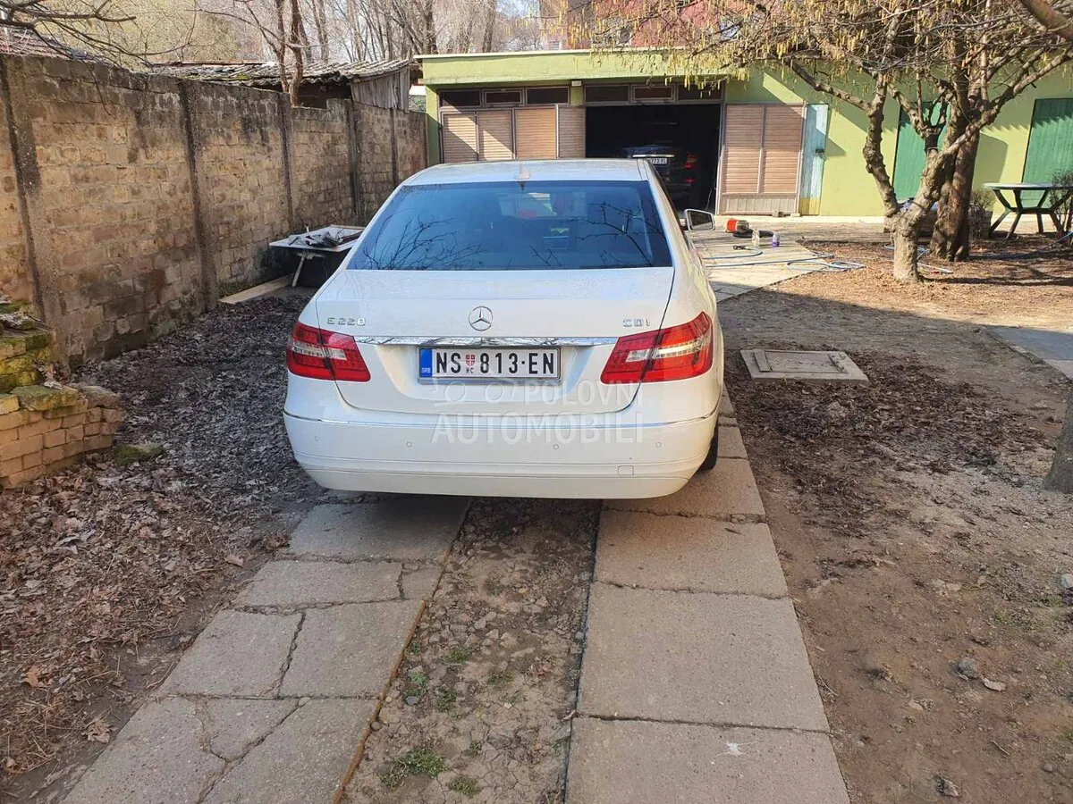 Mercedes-Benz E 220 2012 photo 4