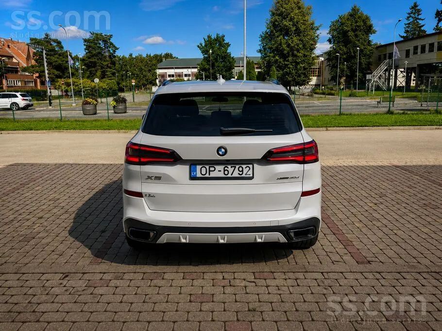 BMW X5 2021 photo 4