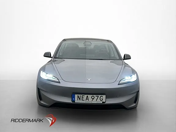 Tesla Model 3 2024 photo 2