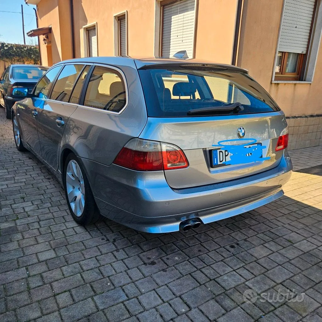BMW 5 Series 2005 photo 2