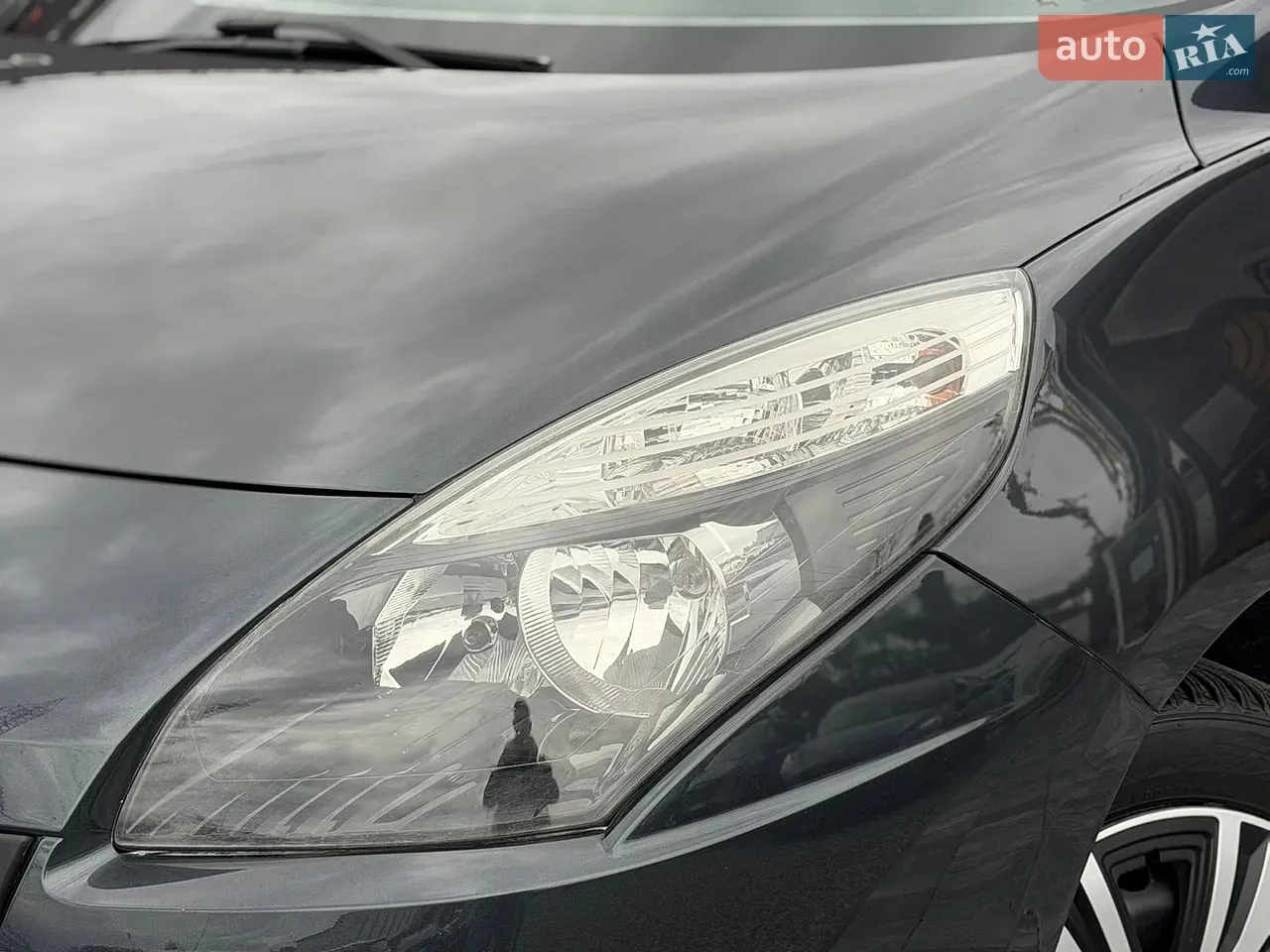 Renault Scenic 2011 photo 4