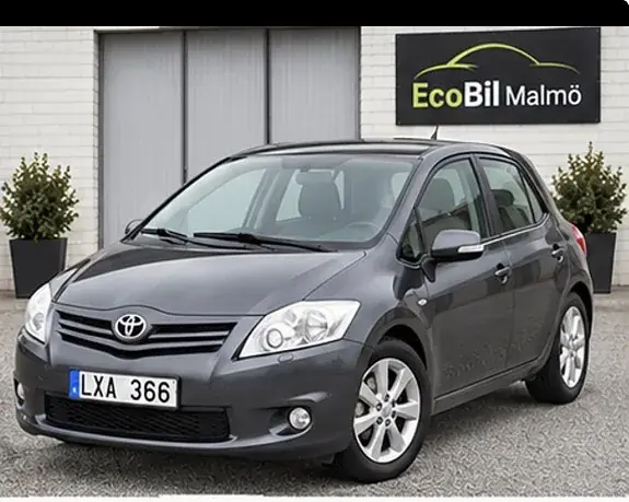 Toyota Auris 2011 photo 5