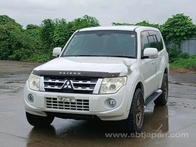 Mitsubishi Pajero 2012 photo 3