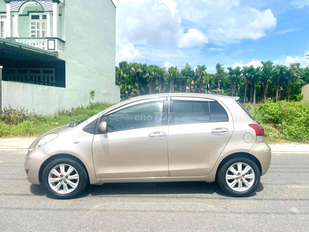 Toyota Yaris 2009 photo 3