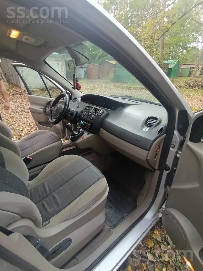 Renault Grand Scenic 2005 photo 5