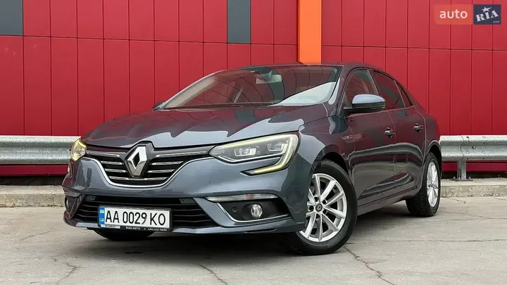 Renault Megane 2019 photo 2