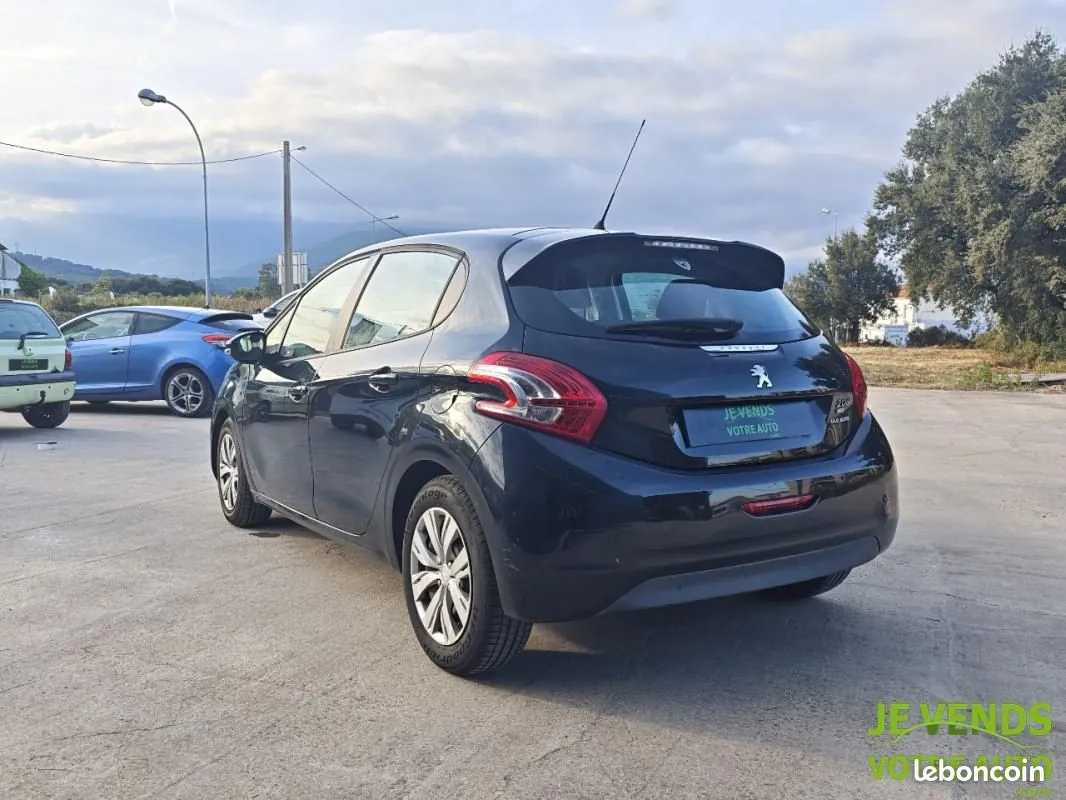 Peugeot 208 2013 photo 4