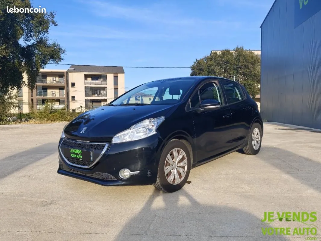 Peugeot 208 2013 photo 3
