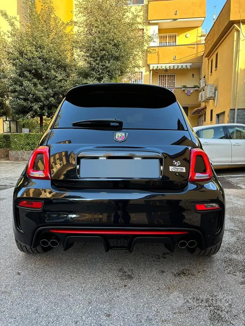 Abarth 595 2018 photo 2