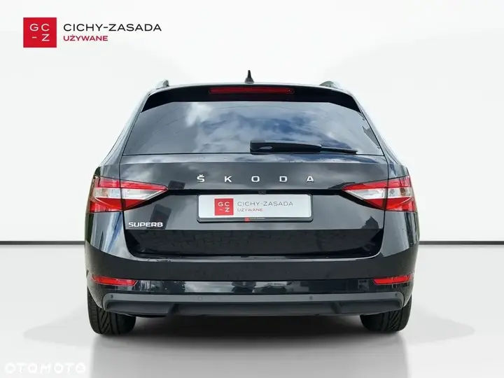 Skoda Superb 2022 photo 4
