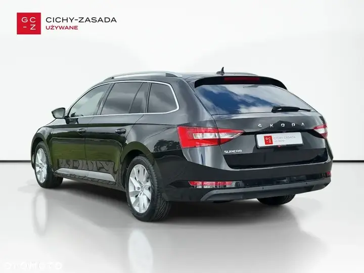 Skoda Superb 2022 photo 3