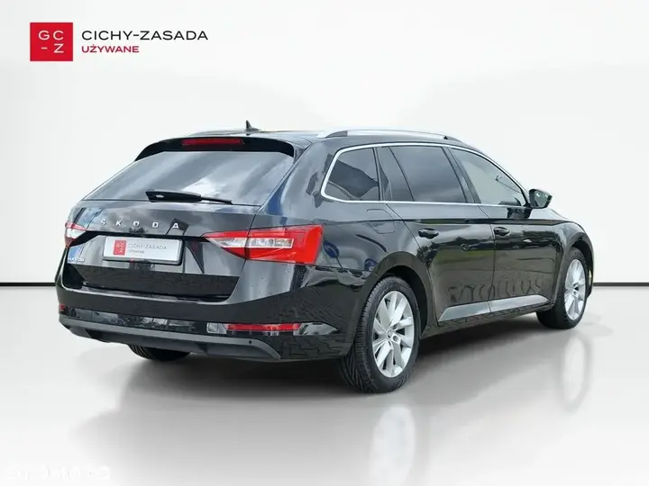 Skoda Superb 2022 photo 5
