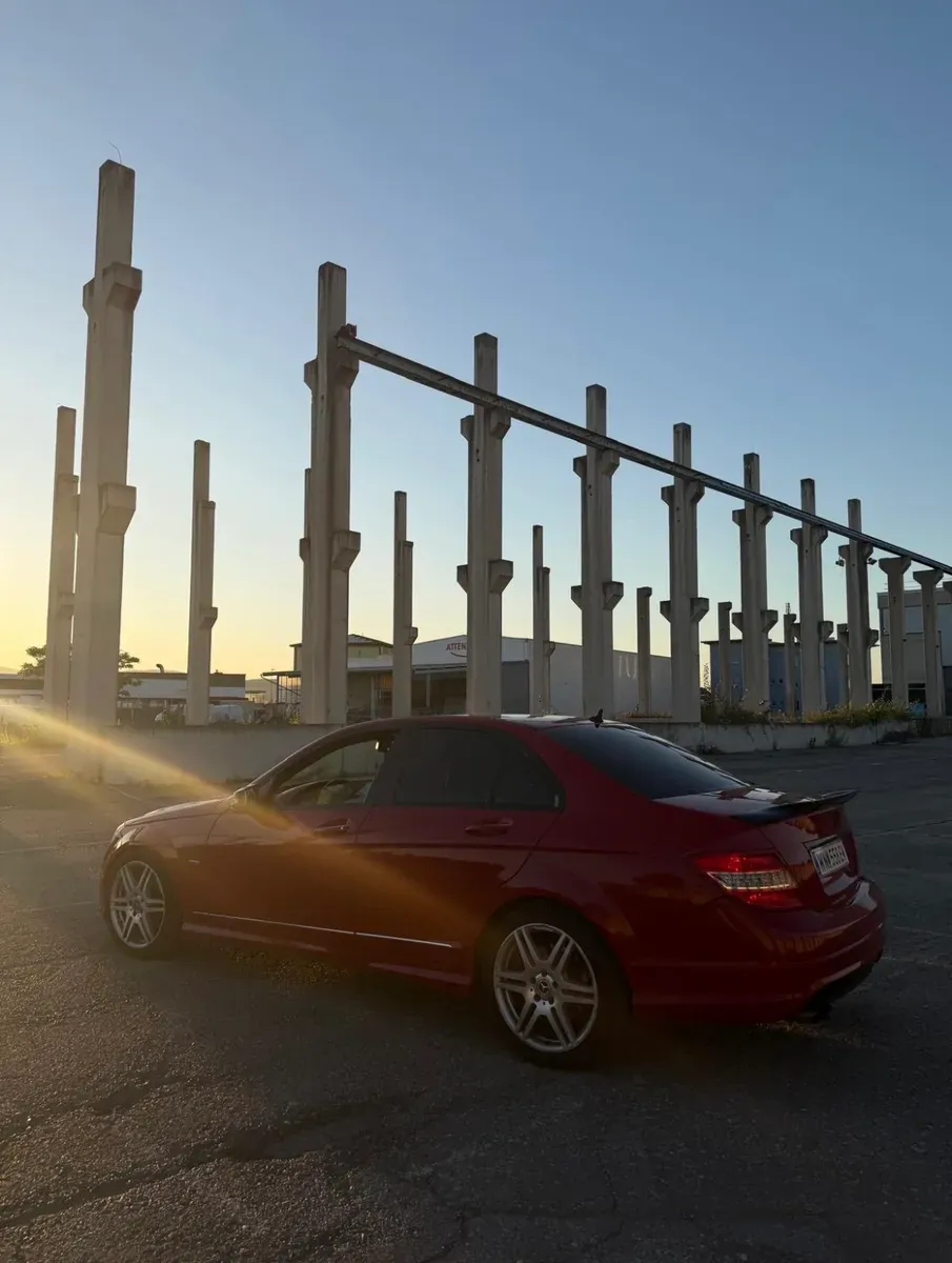 Mercedes-Benz C-Class 2010 photo 3