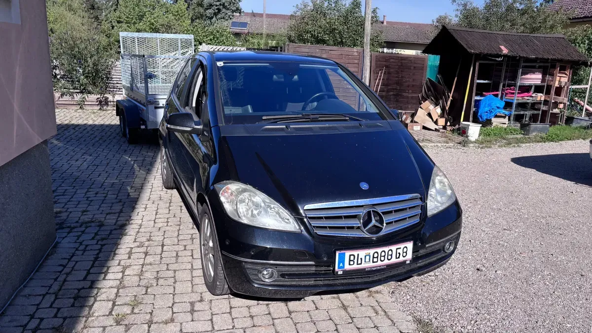 Mercedes-Benz A-Class 2009 photo 2