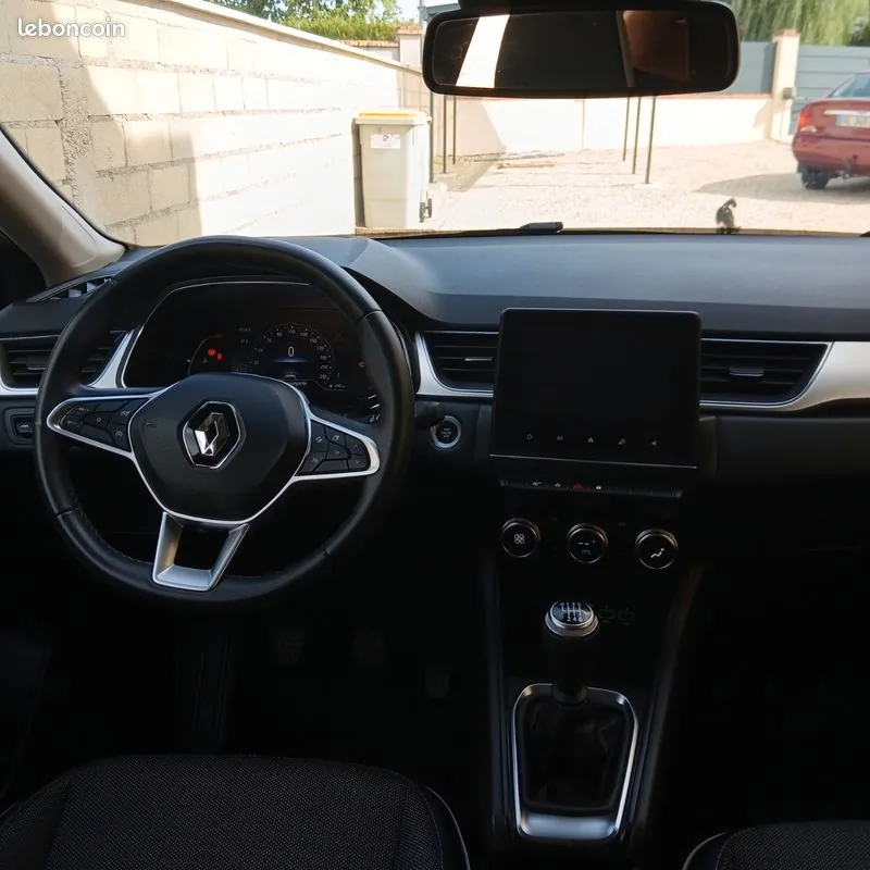 Renault Captur 2022 photo 3