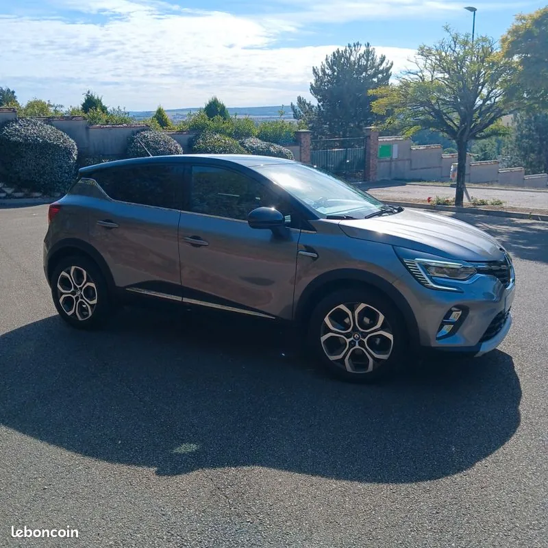 Renault Captur 2022 photo 2