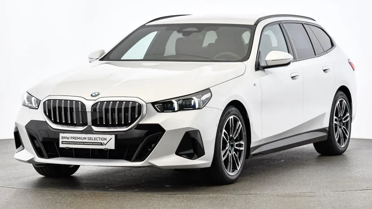 BMW 5 Series 2024 photo 2