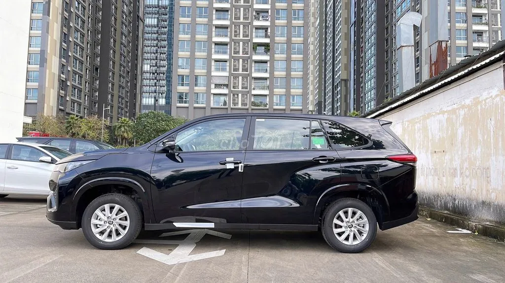 Toyota Innova Cross 2026 photo 4