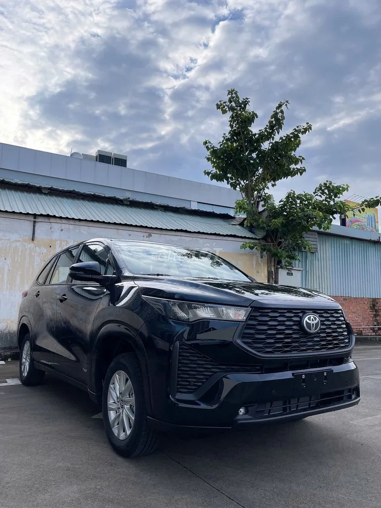Toyota Innova Cross 2026 photo 2