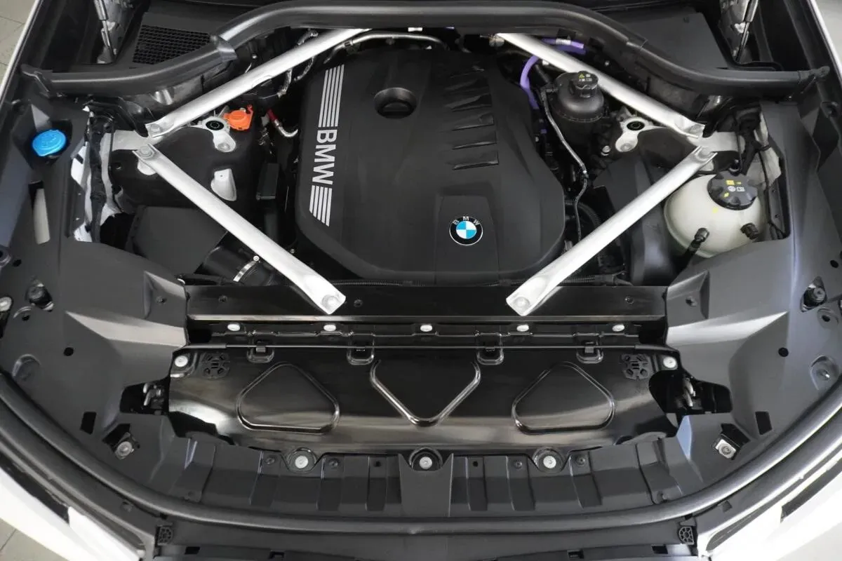 BMW X7 2023 photo 2