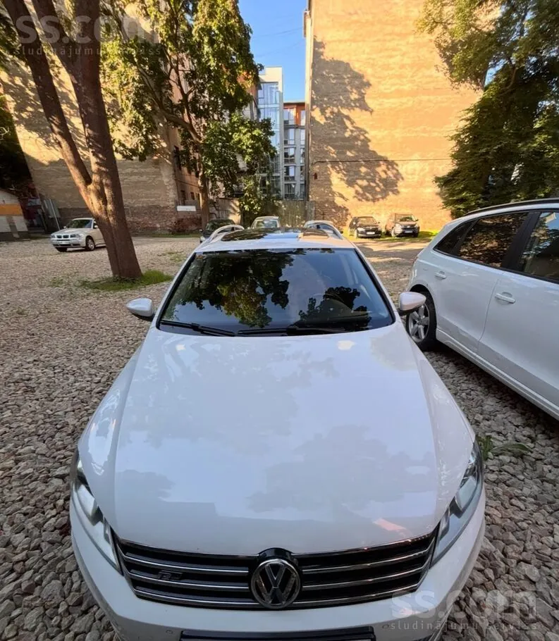 Volkswagen Passat 2014 photo 2