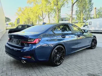 BMW 3 Series 2022 photo 3