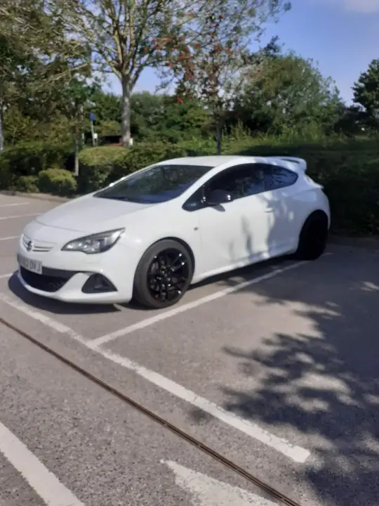 Vauxhall Astra 2012 photo 3
