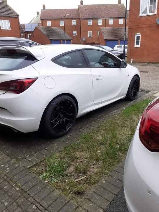 Vauxhall Astra 2012 photo 4