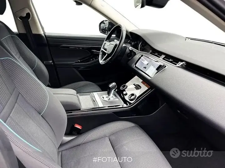 Land Rover Evoque 2021 photo 4