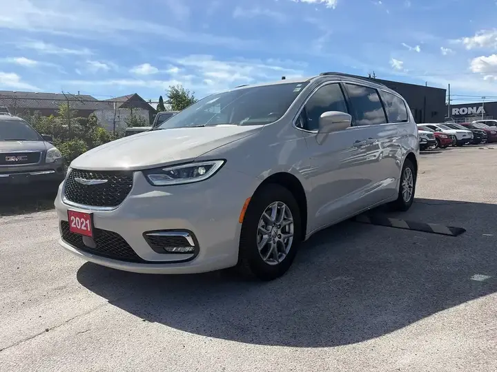 Chrysler Pacifica 2021 photo 3