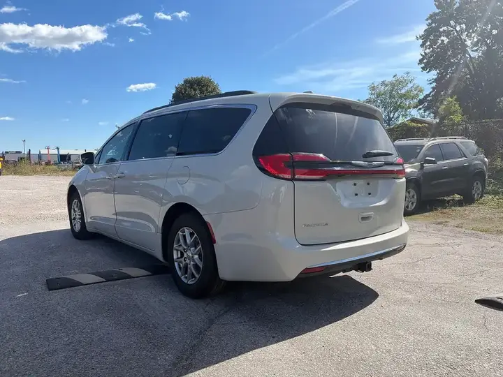 Chrysler Pacifica 2021 photo 5