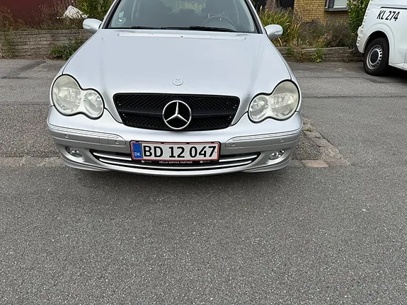 Mercedes-Benz C240