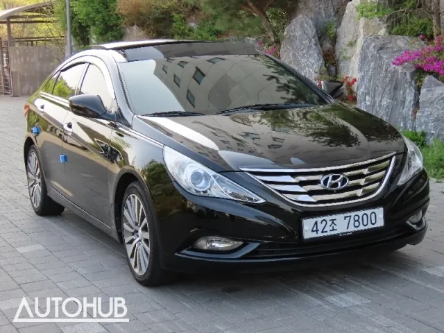 Hyundai Sonata 2011 photo 2
