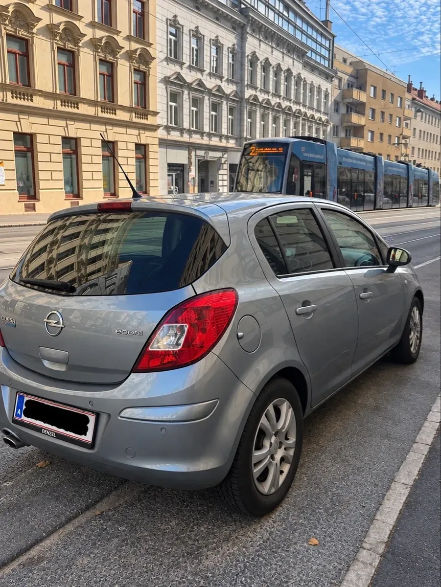 Opel Corsa 2014 photo 2