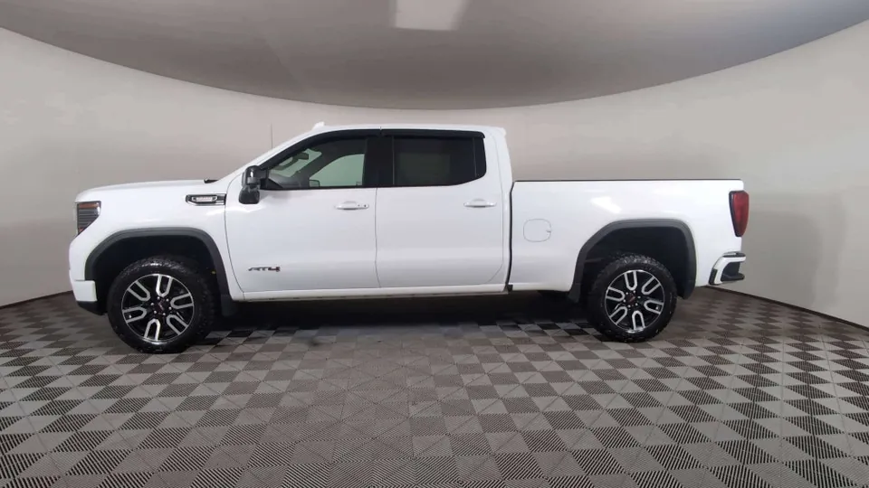 GMC Sierra 1500 2023 photo 2