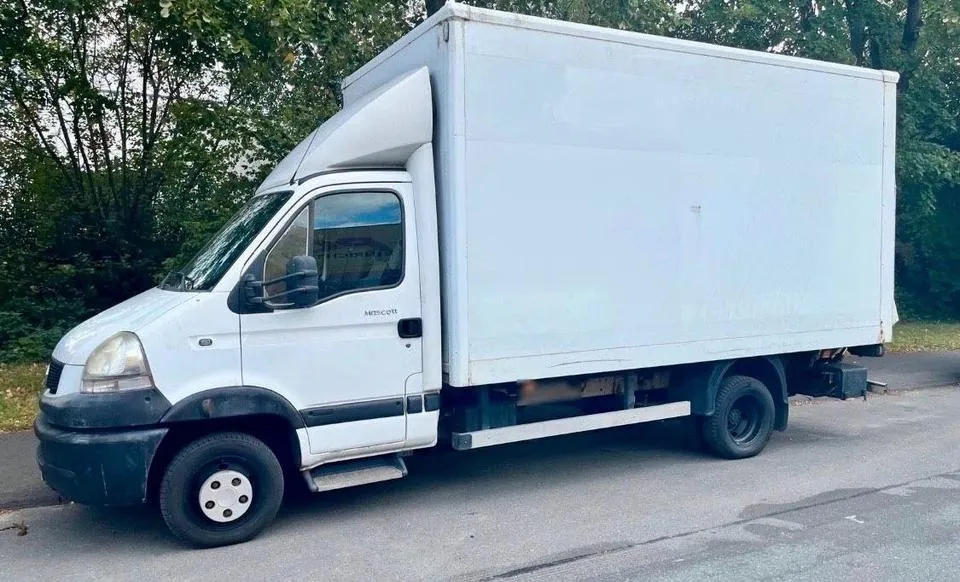 Renault Mascott