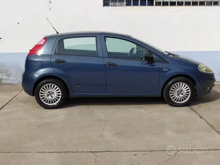 Fiat Grande Punto 2008 photo 3