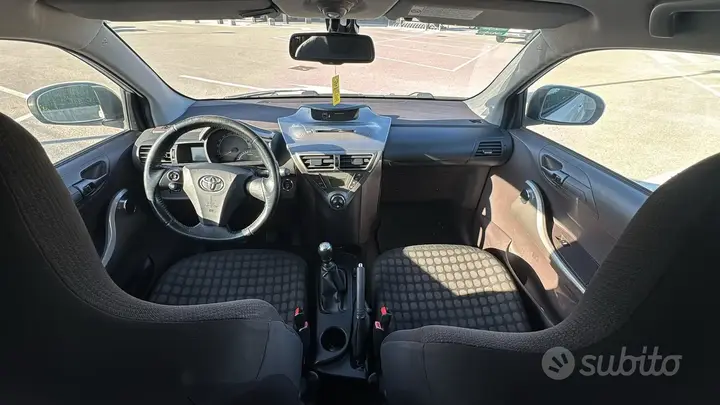 Toyota Iq 2009 photo 5