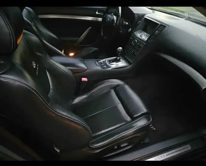 Infiniti G37X 2012 photo 4