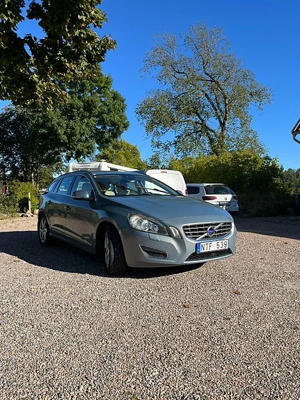 Volvo V60 2011 photo 2