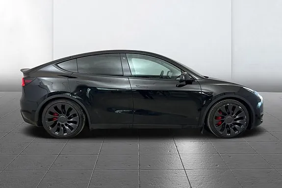 Tesla Model Y 2023 photo 4