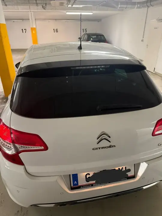 Citroen C4 2012 photo 2