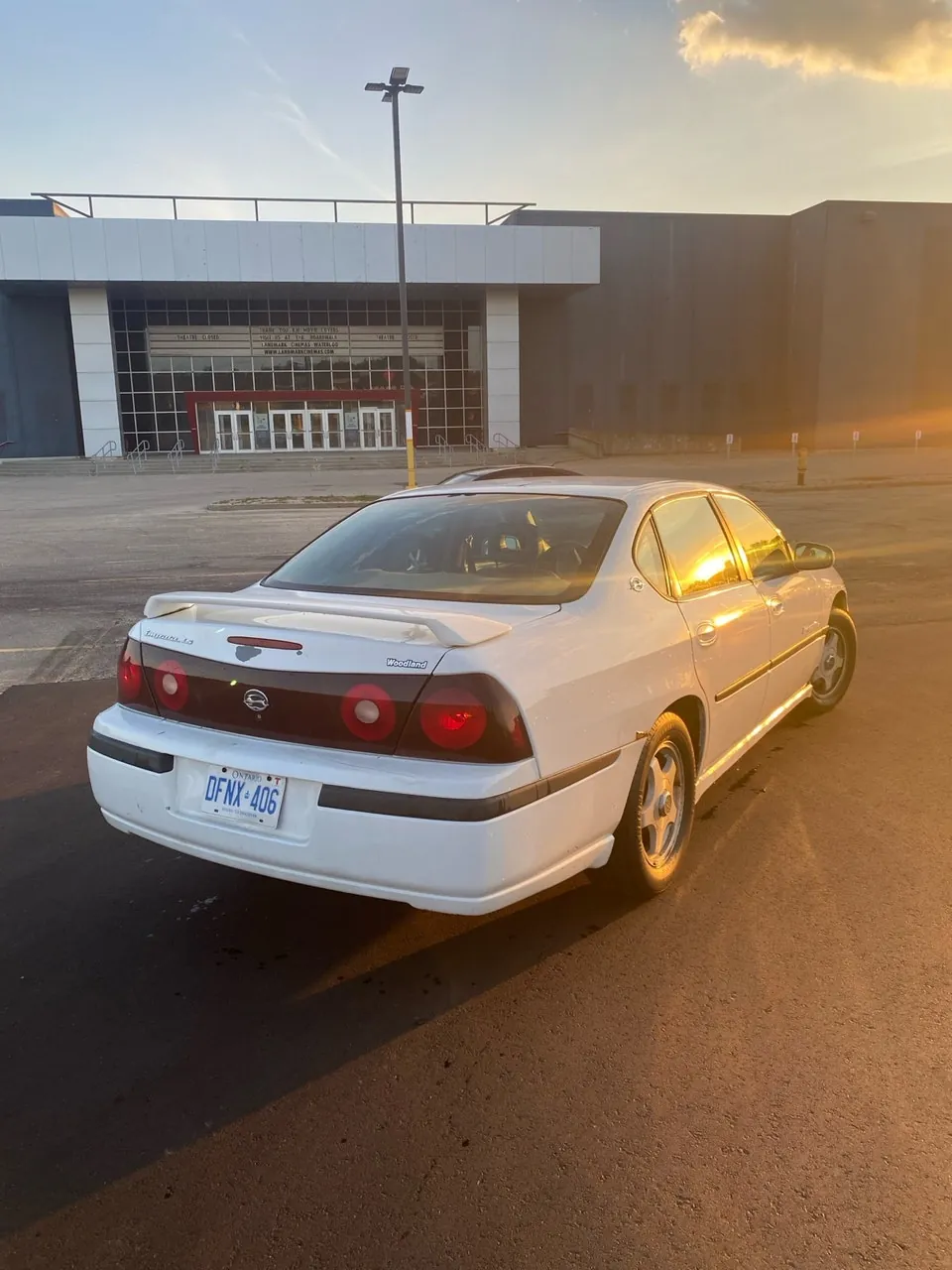 Chevrolet Impala 2000 photo 2