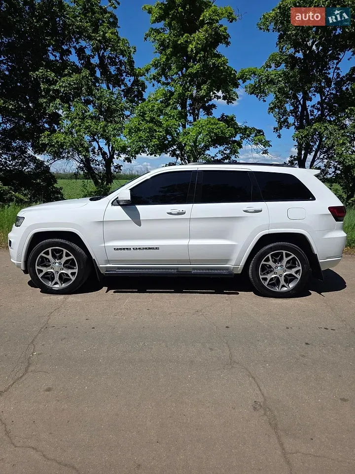 Jeep Grand Cherokee 2019 photo 3